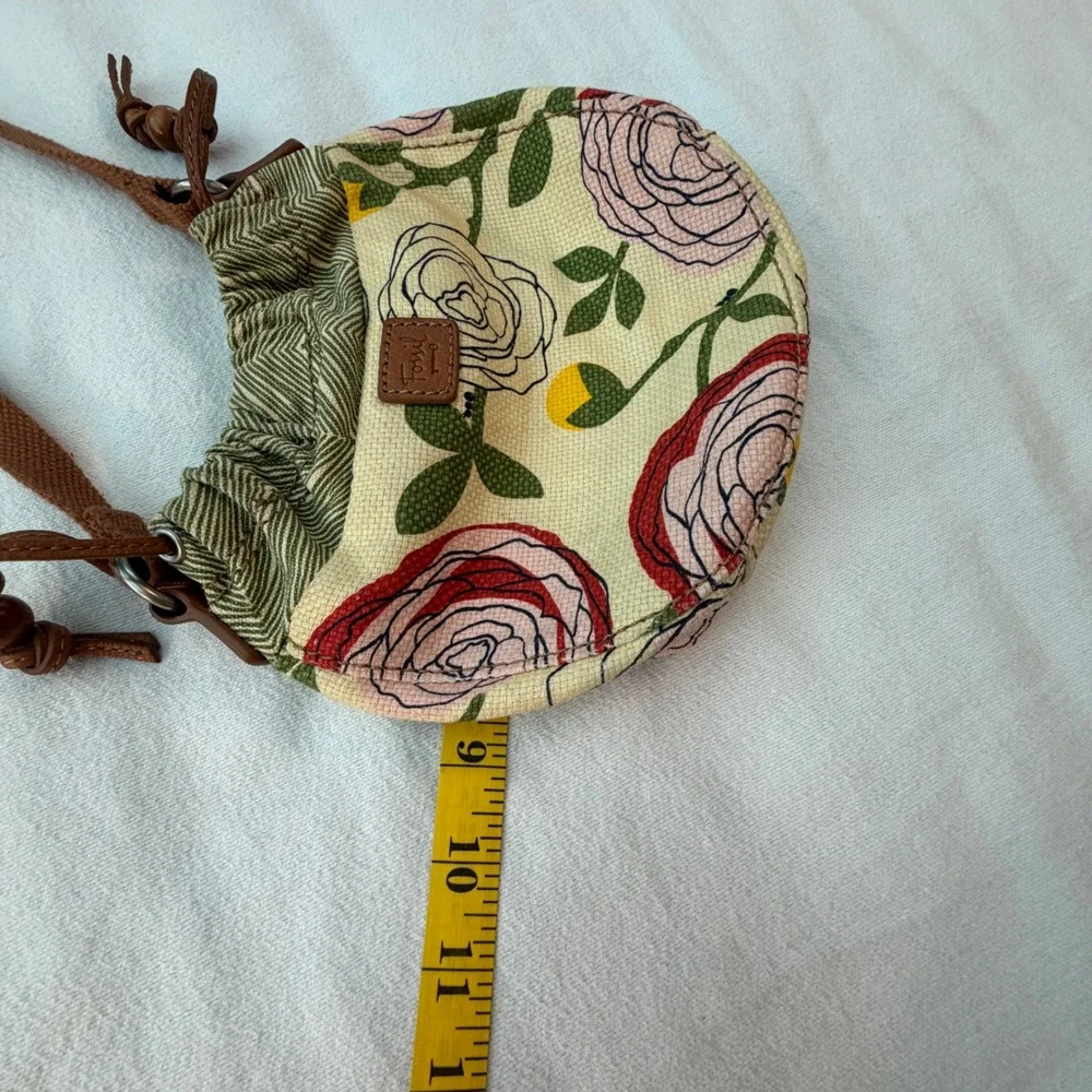 Fossil Key-Per Floral Canvas Crossbody Drawstring Bag Green Pink Rose Pouch